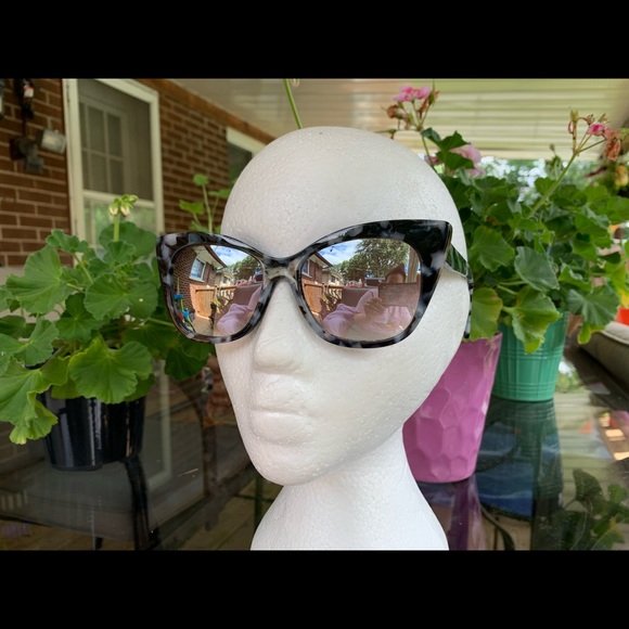 Aldo Tortoise Sunglasses NWOT - Picture 6 of 9